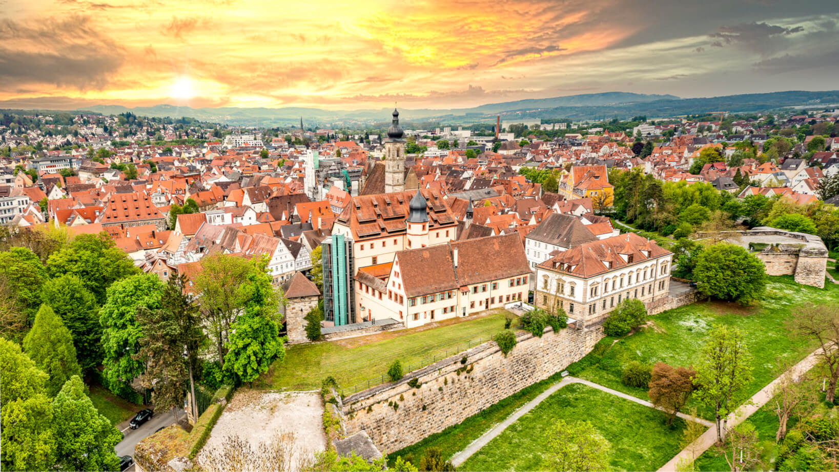 Luftaufnahme von Forchheim bei Sonnenaufgang